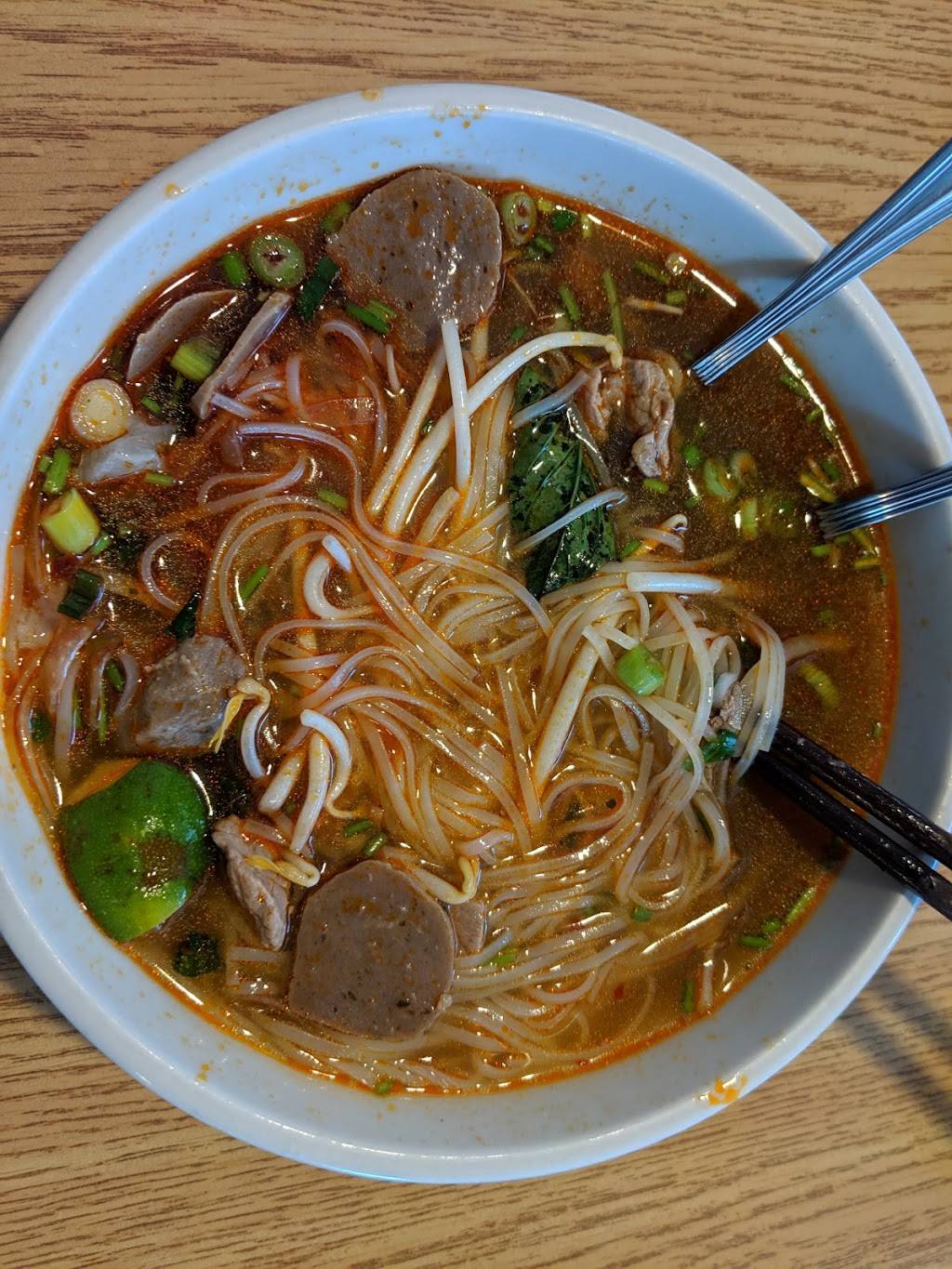 Classic Saigon Restaurant | restaurant | 1272 Town Centre Dr, Eagan, MN 55123, USA | 6516750564 OR +1 651-675-0564