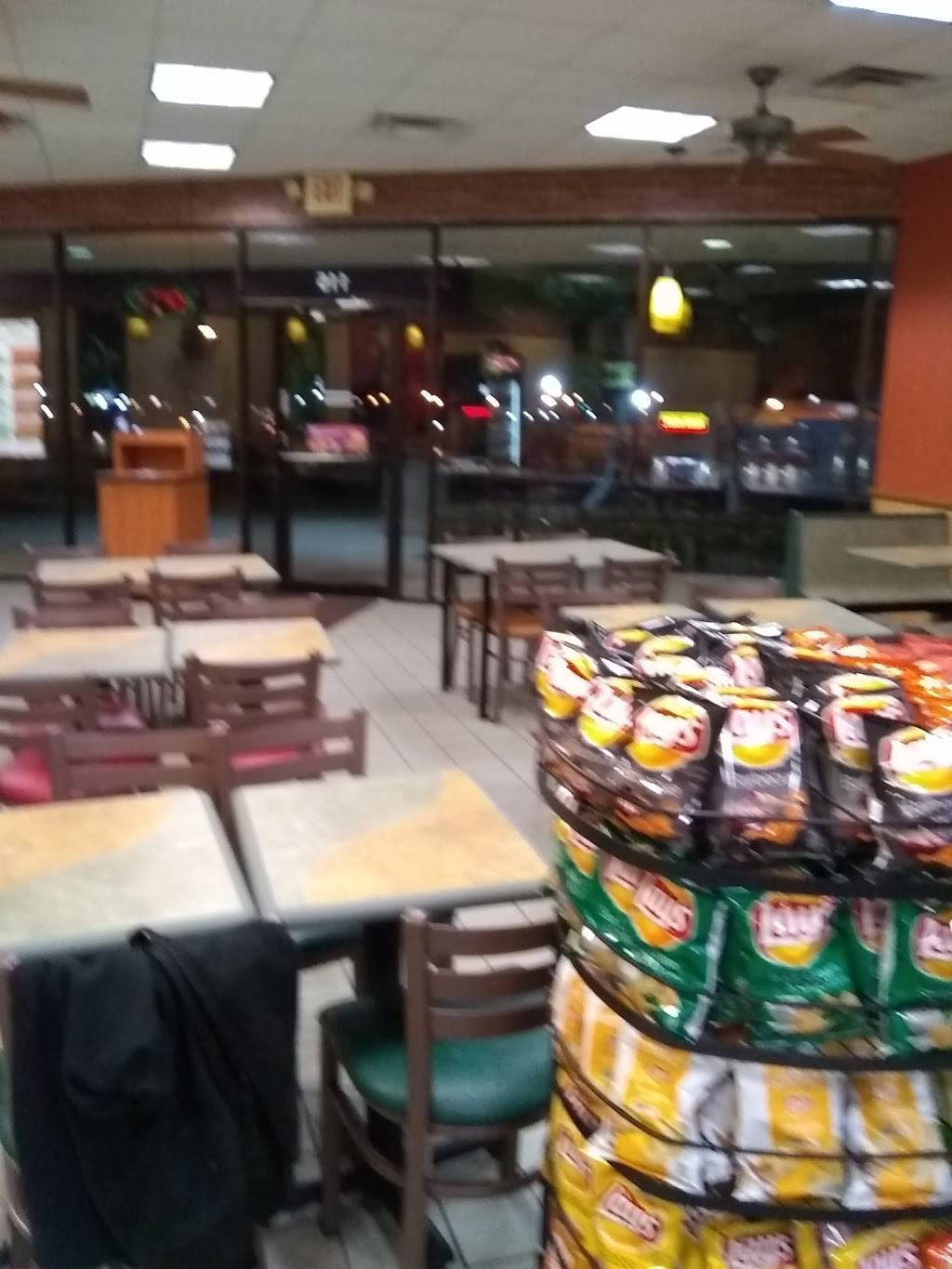 Subway Restaurants | restaurant | Summit at, 1100 Bridgewood Dr Suite 115, Fort Worth, TX 76112, USA | 8174518314 OR +1 817-451-8314