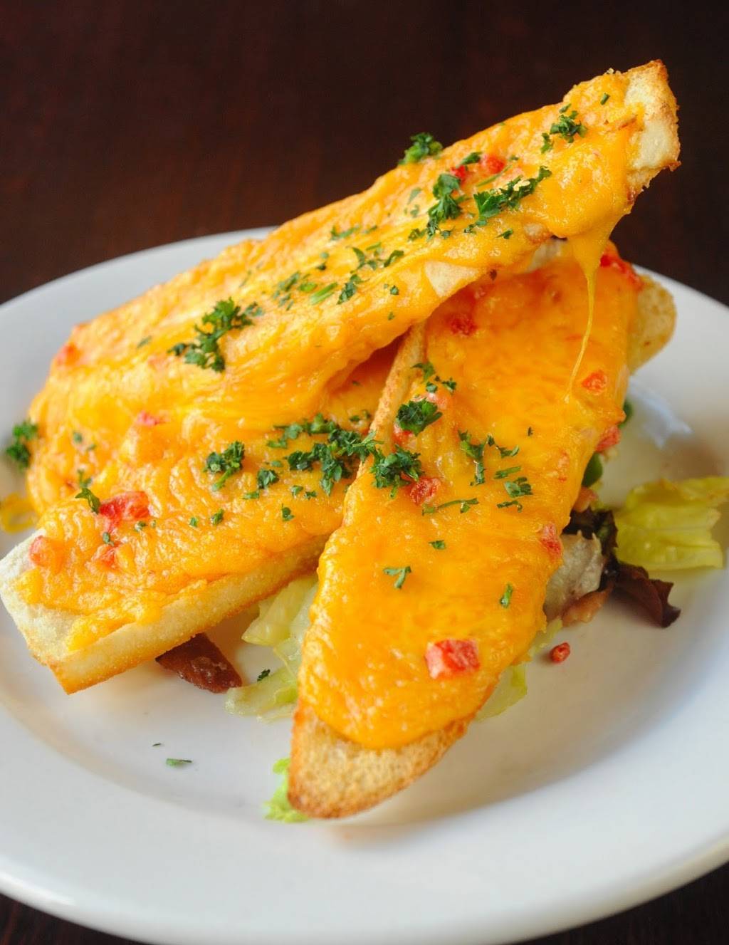 Chattanooga Billiard Club Inc | restaurant | 725 Cherry St, Chattanooga, TN 37402, USA | 4232677740 OR +1 423-267-7740