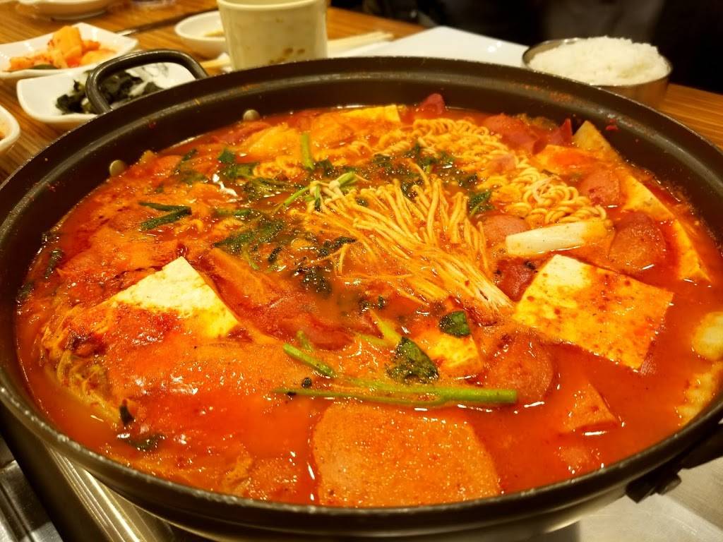 Bonga Solungtang 본가설렁탕 | restaurant | 131 W Central Blvd, Palisades Park, NJ 07650, USA | 2014824590 OR +1 201-482-4590