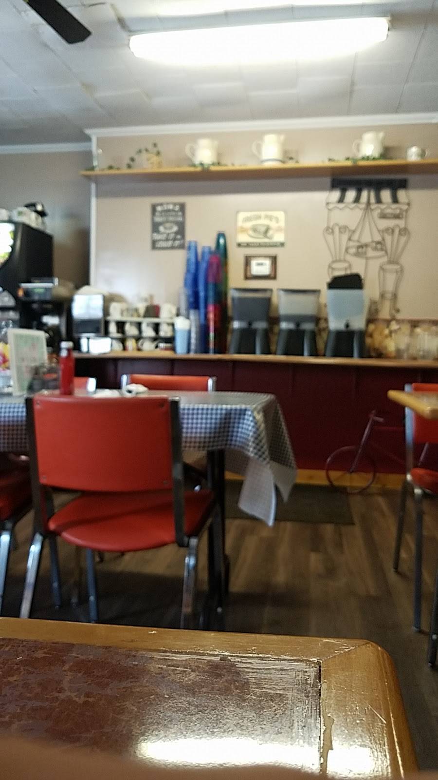 Front Porch Cafe | restaurant | 213 State St, Modesto, IL 62667, USA | 2174397441 OR +1 217-439-7441