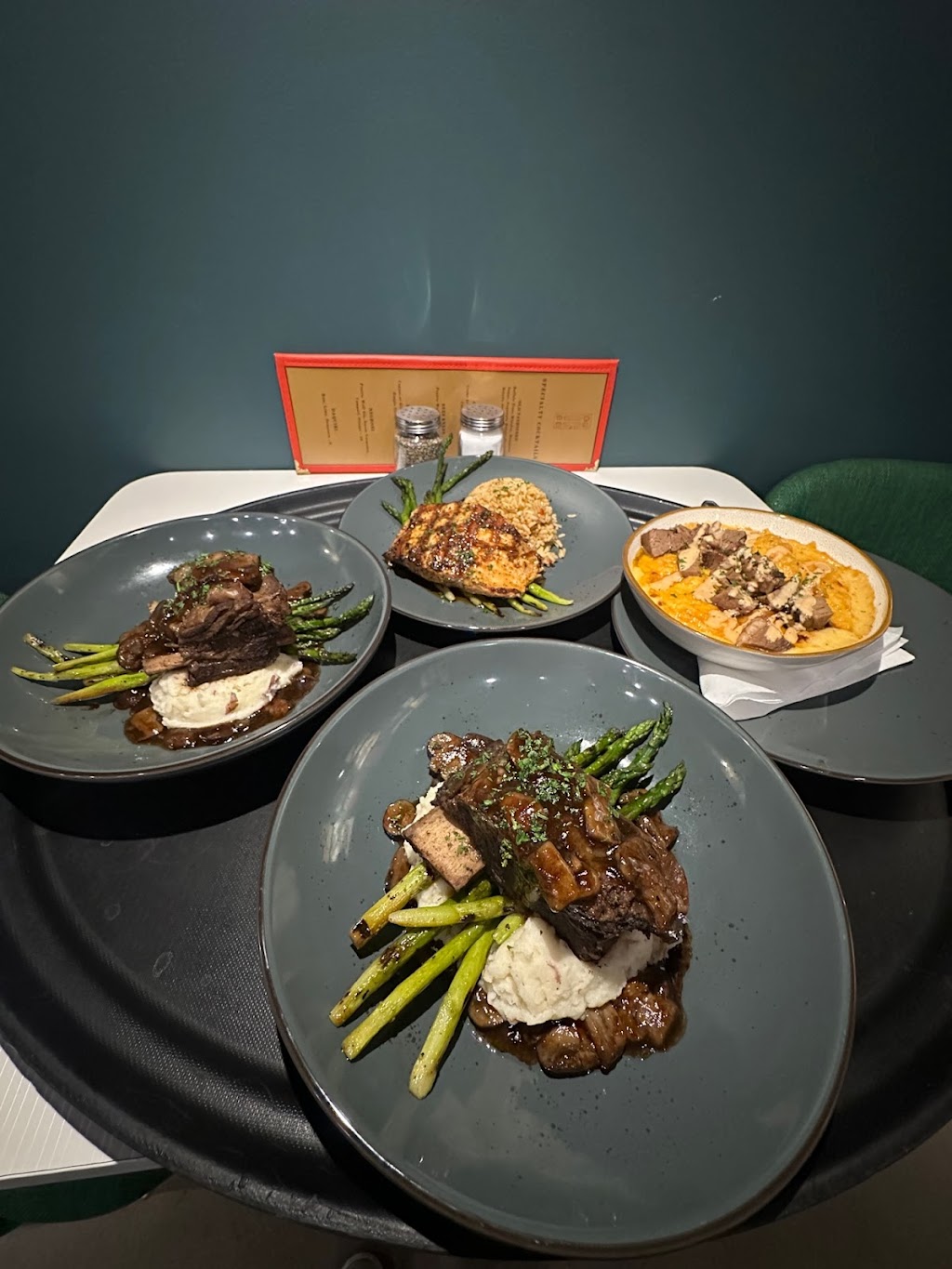 Red Door Grille | restaurant | 5964 S Yale Ave, Tulsa, OK 74135, USA | 9185517652 OR +1 918-551-7652