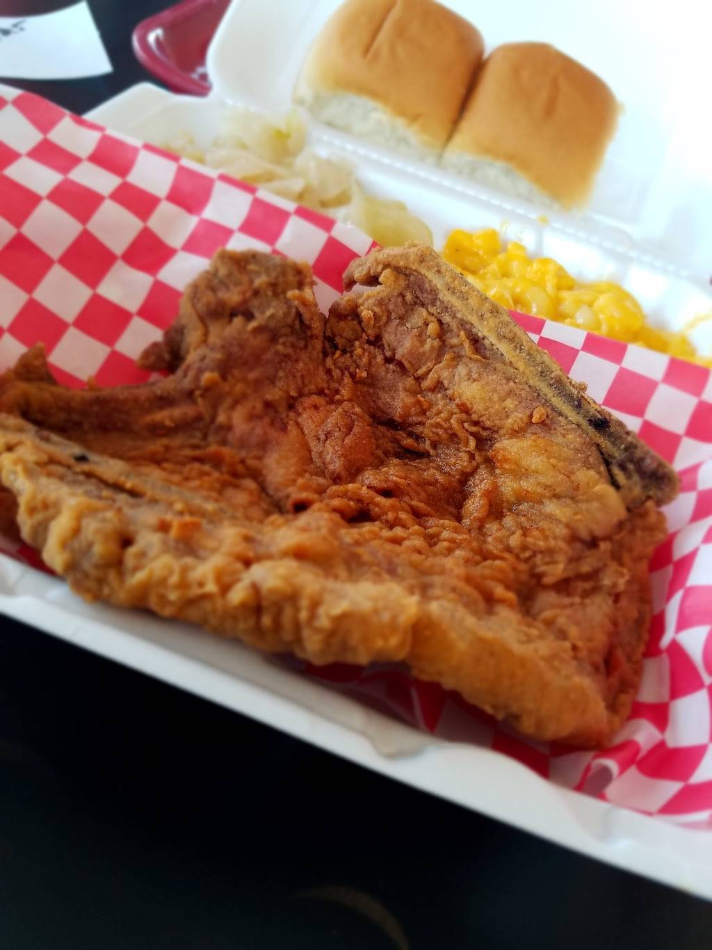 Firehouse Biscuits and Burgers | restaurant | 640 W Ridgeway St, Warrenton, NC 27589, USA | 2522577057 OR +1 252-257-7057