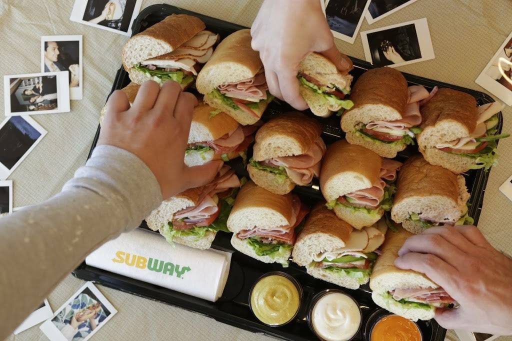 Subway | meal takeaway | 441 Vine St 1st Floor, Cincinnati, OH 45202, USA | 5134212440 OR +1 513-421-2440