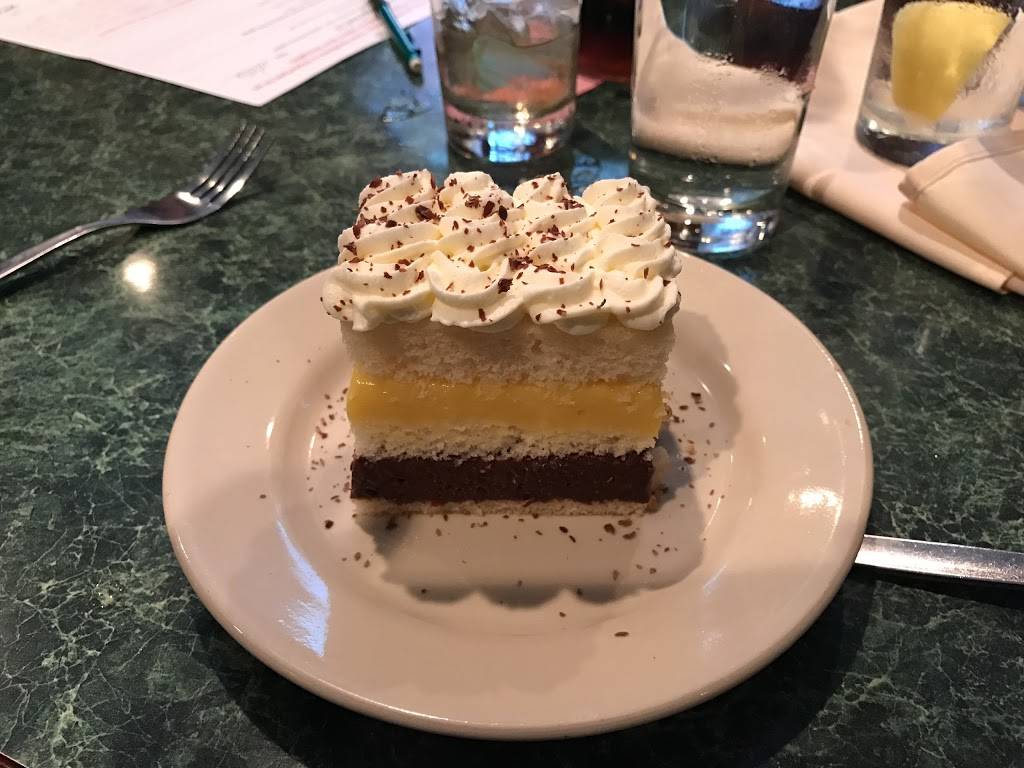 Amedeos Italian Restaurant | restaurant | 22704 TX-494 Loop, Kingwood, TX 77339, USA | 2813594451 OR +1 281-359-4451