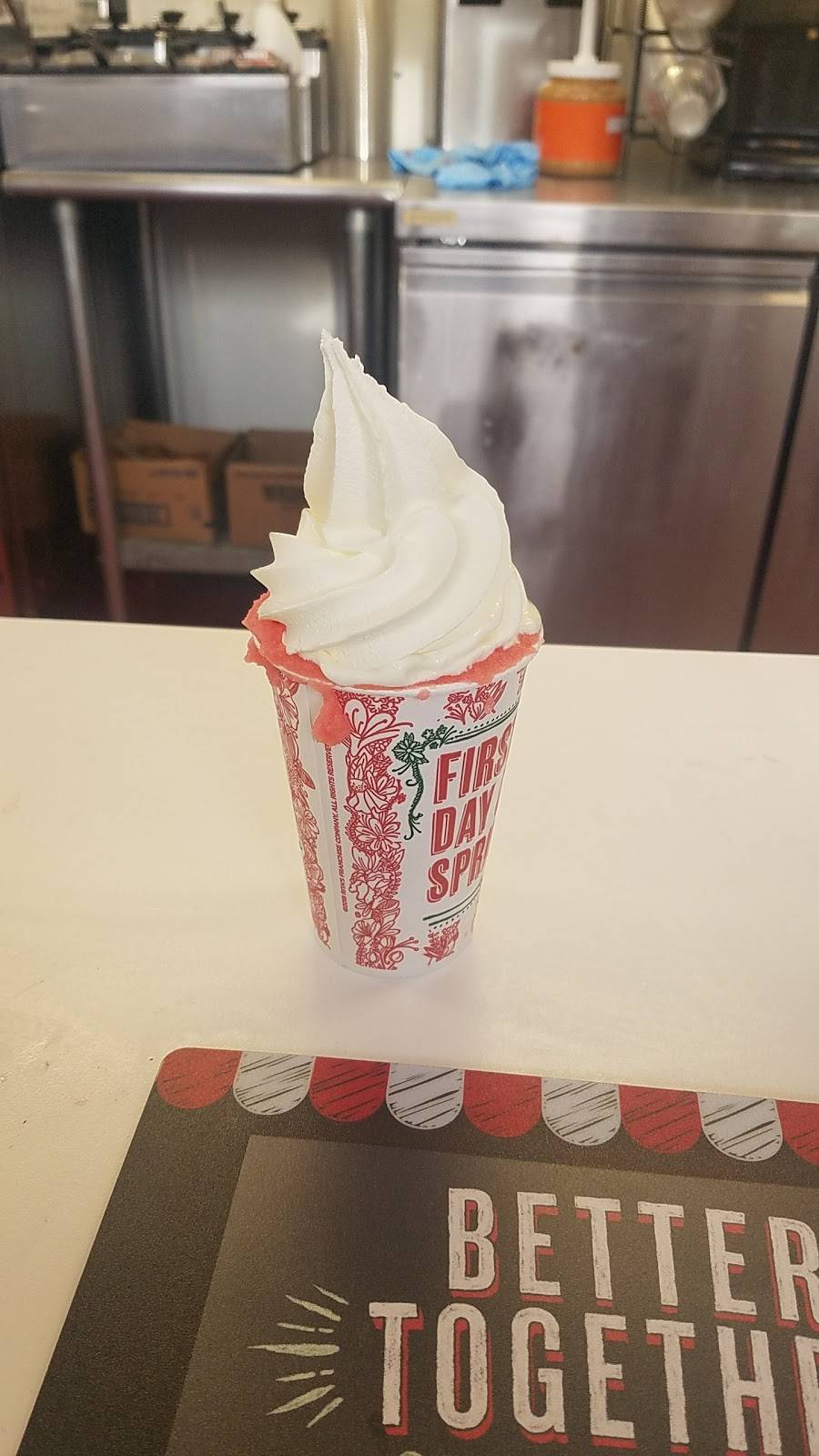 Ritas Italian Ice & Frozen Custard | restaurant | 5004 Pennell Rd, Aston, PA 19014, USA | 6104979588 OR +1 610-497-9588