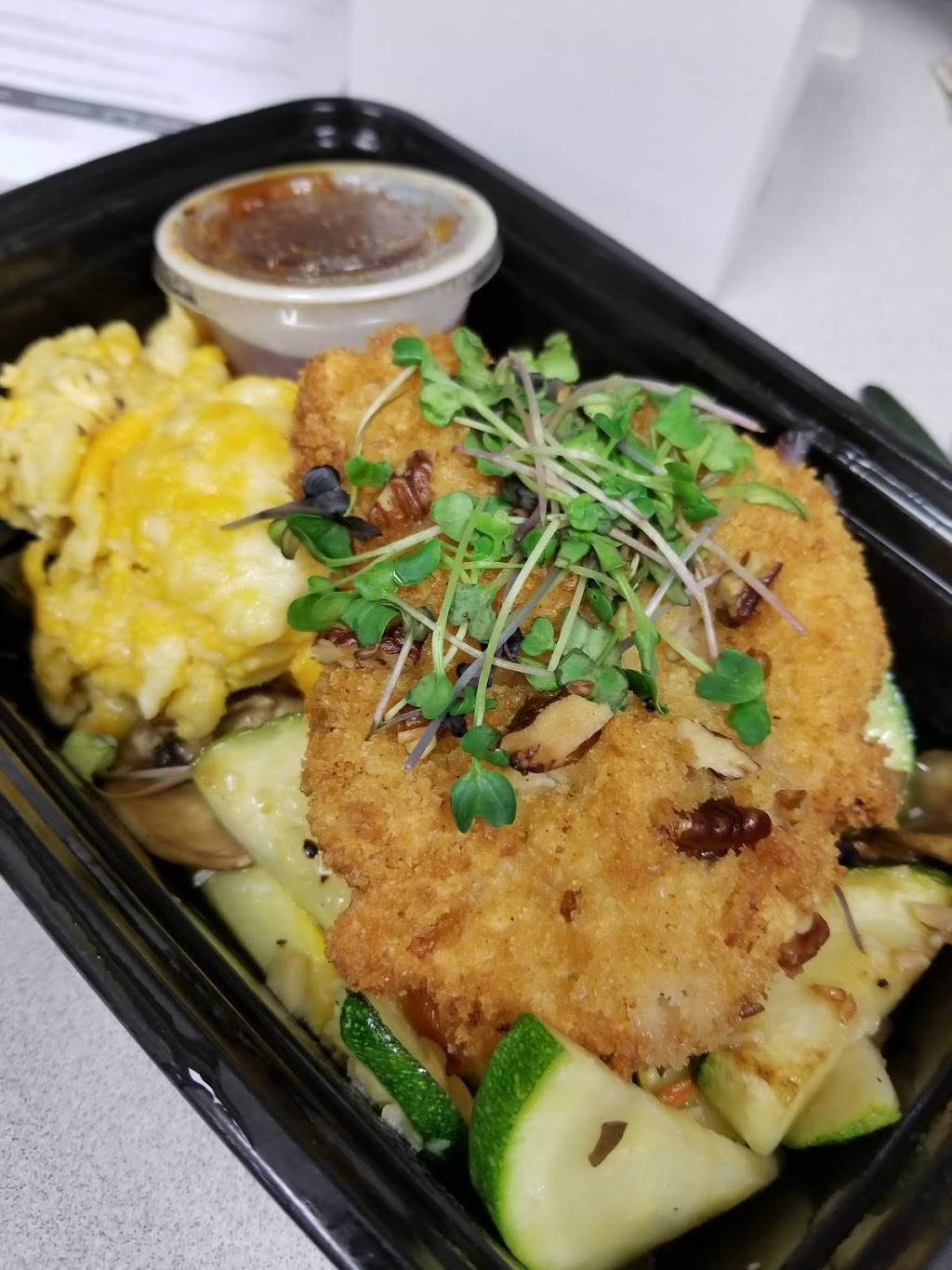 Low Country Quisine | restaurant | 13881 Midway Rd, Farmers Branch, TX 75244, USA | 9723864555 OR +1 972-386-4555