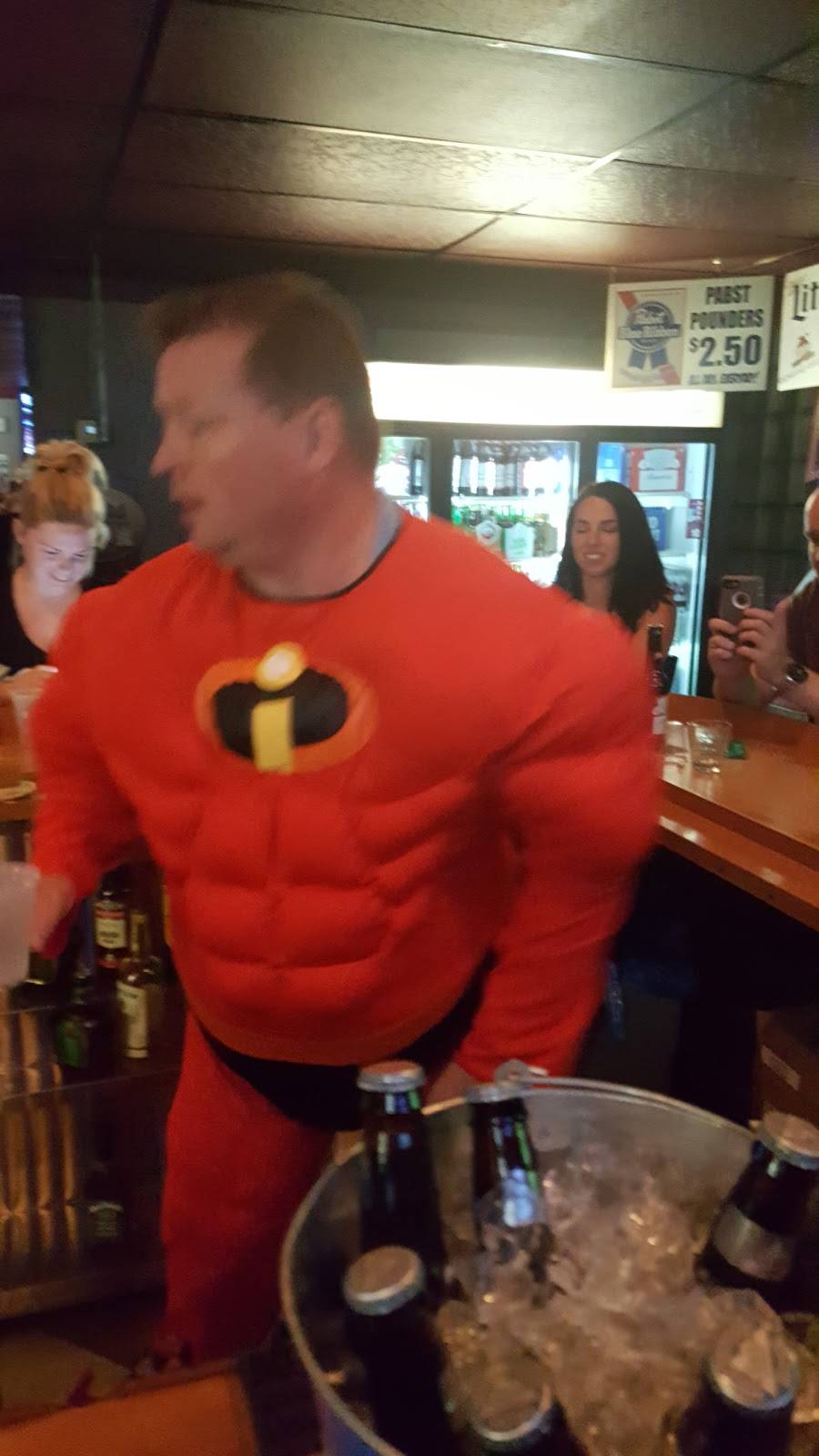 The Falcon Tavern | restaurant | 2012 Delmar Dr, Folcroft, PA 19032, USA | 6105862443 OR +1 610-586-2443