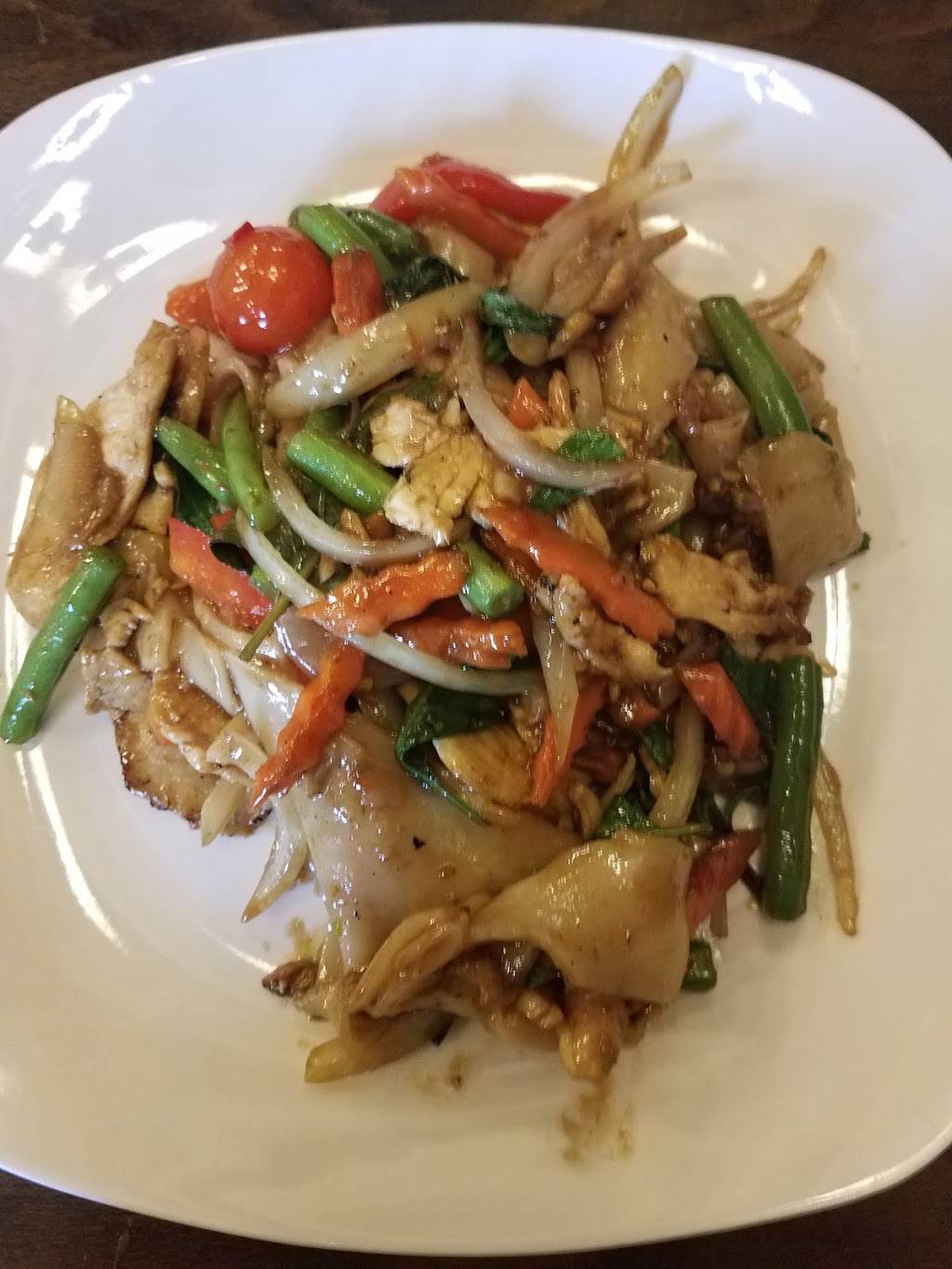 Thai Elephant Wok | restaurant | 32 S Eutaw St, Baltimore, MD 21201, USA | 4102302999 OR +1 410-230-2999