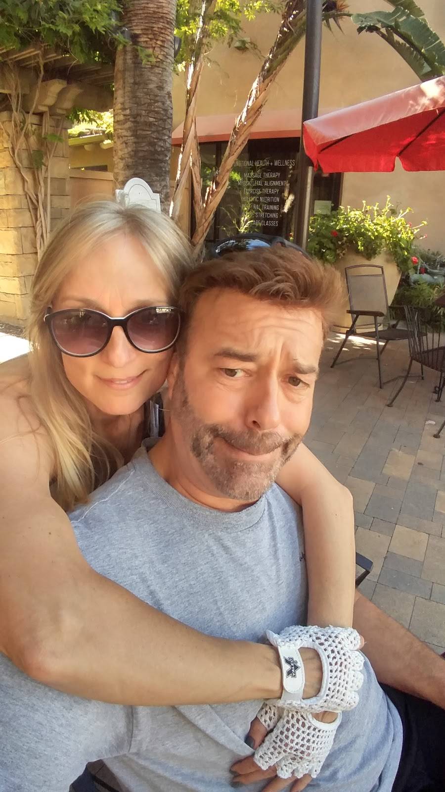 Swirl Frozen Yogurt | meal takeaway | 267 Village Commons Blvd, Camarillo, CA 93012, USA | 8054848040 OR +1 805-484-8040