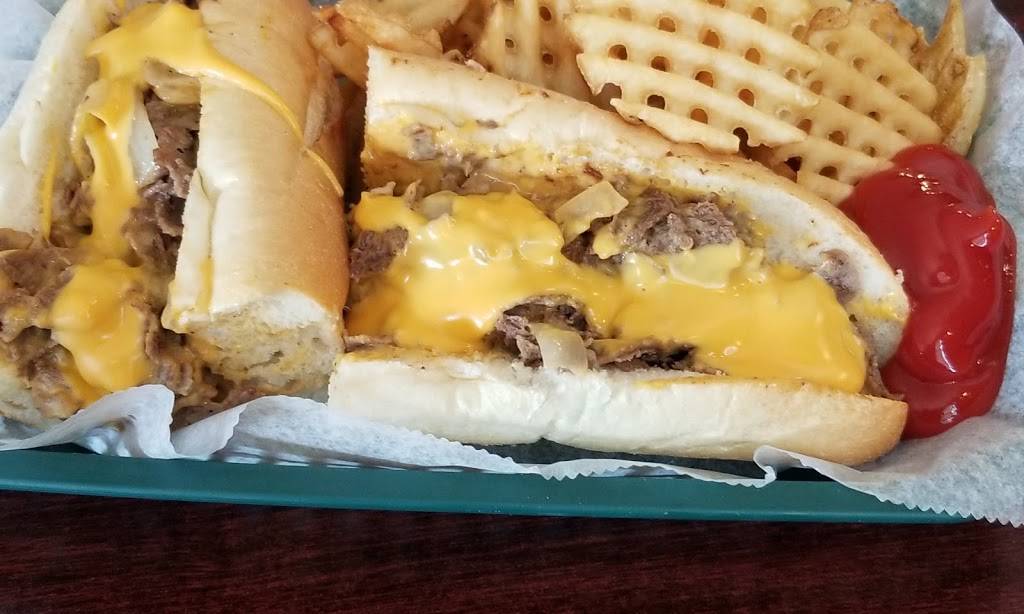 Joes Famous Wings & Wieners | restaurant | 1802, 56 W Main St, Leola, PA 17540, USA | 7175560676 OR +1 717-556-0676