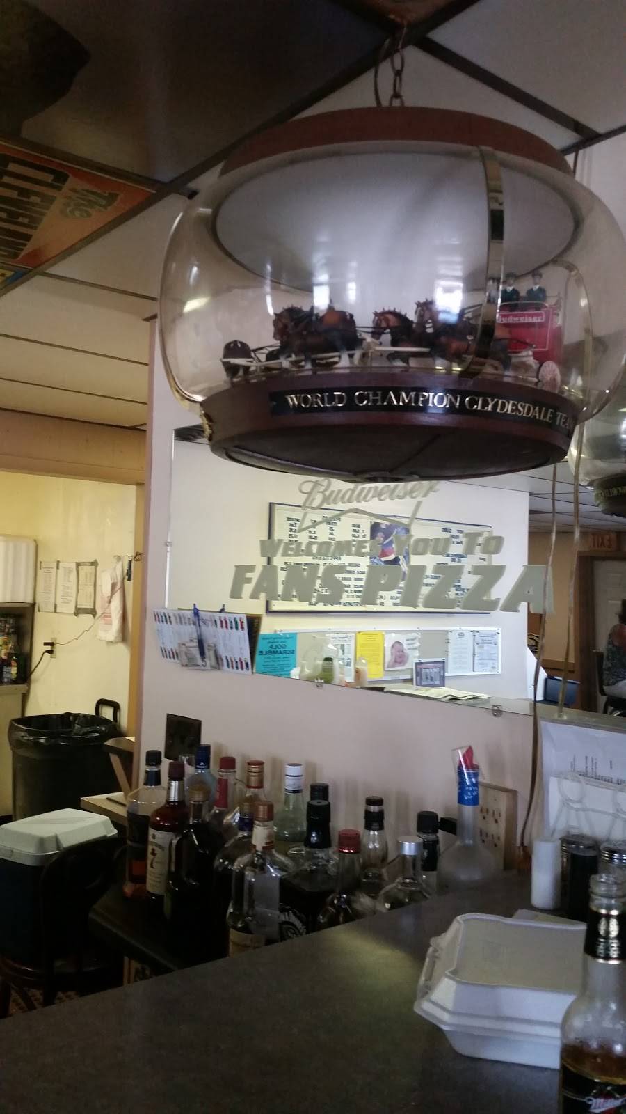 Fans Pizza | restaurant | 112 N Westminster St, Waynesfield, OH 45896, USA | 4195683323 OR +1 419-568-3323