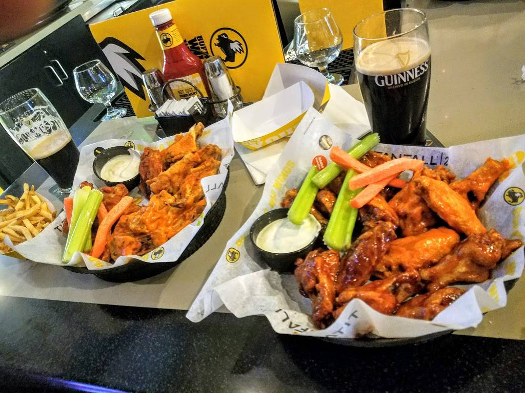 Buffalo Wild Wings | restaurant | 193 W 237th St, Bronx, NY 10463, USA | 7185499453 OR +1 718-549-9453