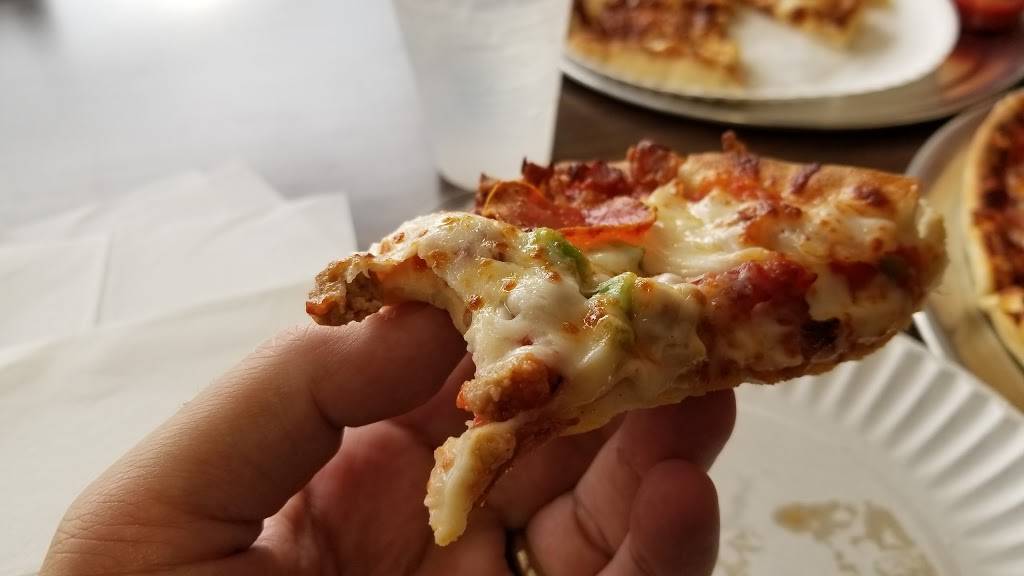 Doogies Pizza & Subs | restaurant | 101 E Main St, Glen Alpine, NC 28628, USA | 8285844111 OR +1 828-584-4111