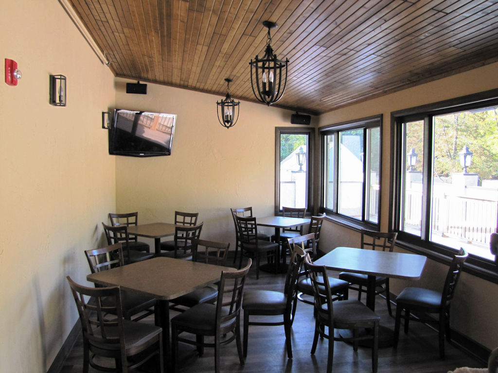 The Brick Pub and Grill | restaurant | 6343 N Green Bay Ave, Glendale, WI 53209, USA | 4147970710 OR +1 414-797-0710