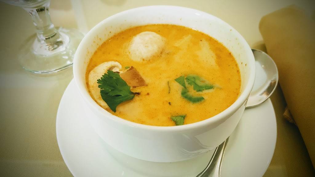 Benjarong Thai Cuisine | restaurant | 1001 W Park Ave, Redlands, CA 92373, USA | 9097923235 OR +1 909-792-3235