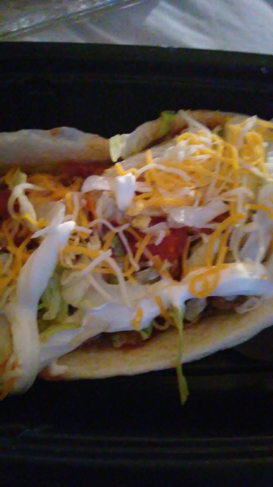 Wolfs Den | restaurant | 8214 Cedar Ave, Cleveland, OH 44103, USA | 2163916414 OR +1 216-391-6414