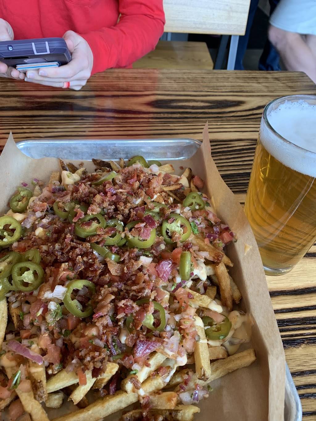 LR Burger | restaurant | 202 E Spring St, Monroe, GA 30655, USA | 4703576750 OR +1 470-357-6750