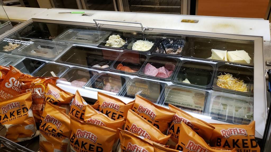 Subway | restaurant | 1515 E Buckeye Rd, Phoenix, AZ 85034, USA | 6022536440 OR +1 602-253-6440