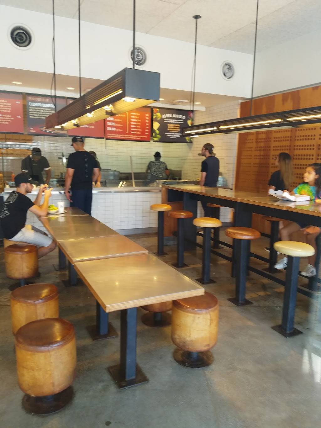 Chipotle Mexican Grill | restaurant | 11690 San Vicente Blvd, Los Angeles, CA 90049, USA | 4246524336 OR +1 424-652-4336