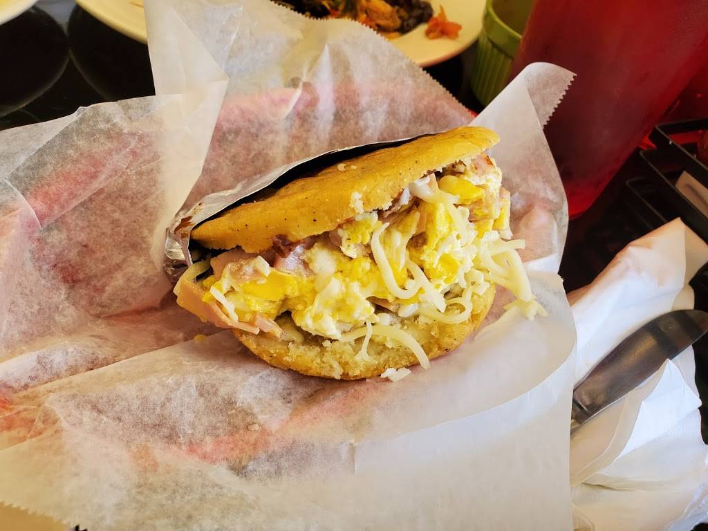 Sabores Latinos Restaurant and Catering | restaurant | 2515 NE 3rd St, Ocala, FL 34470, USA | 3524219318 OR +1 352-421-9318