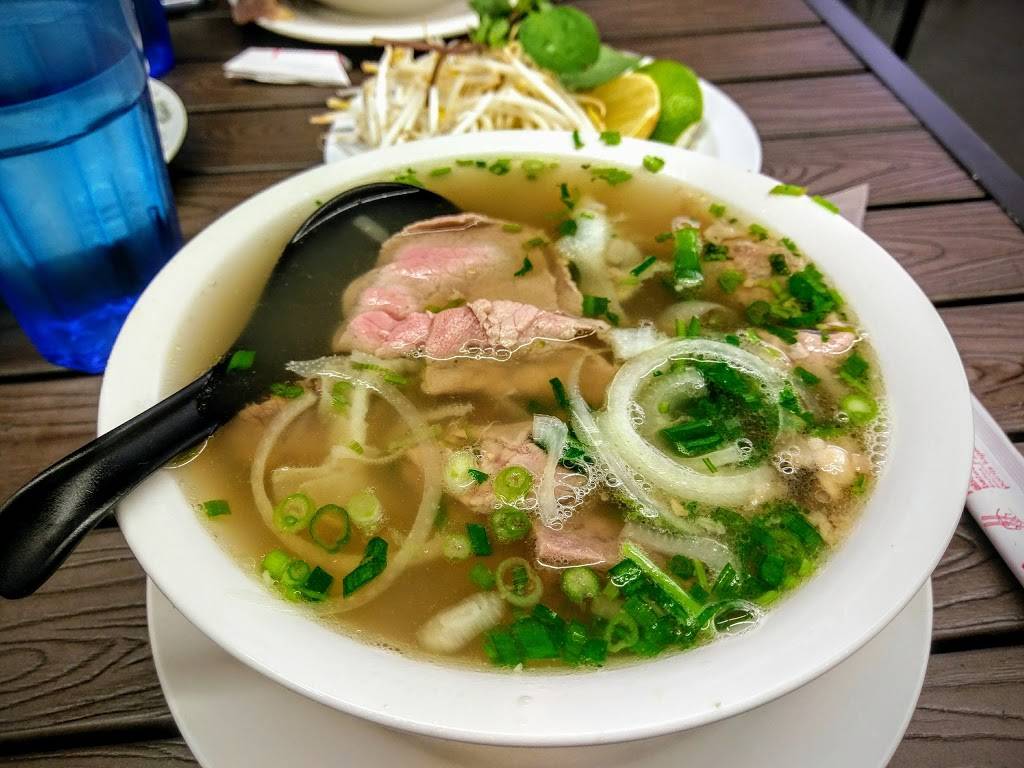 Montebello Pho & Sandwich | restaurant | 2456 W Whittier Blvd, Montebello, CA 90640, USA | 3237282902 OR +1 323-728-2902