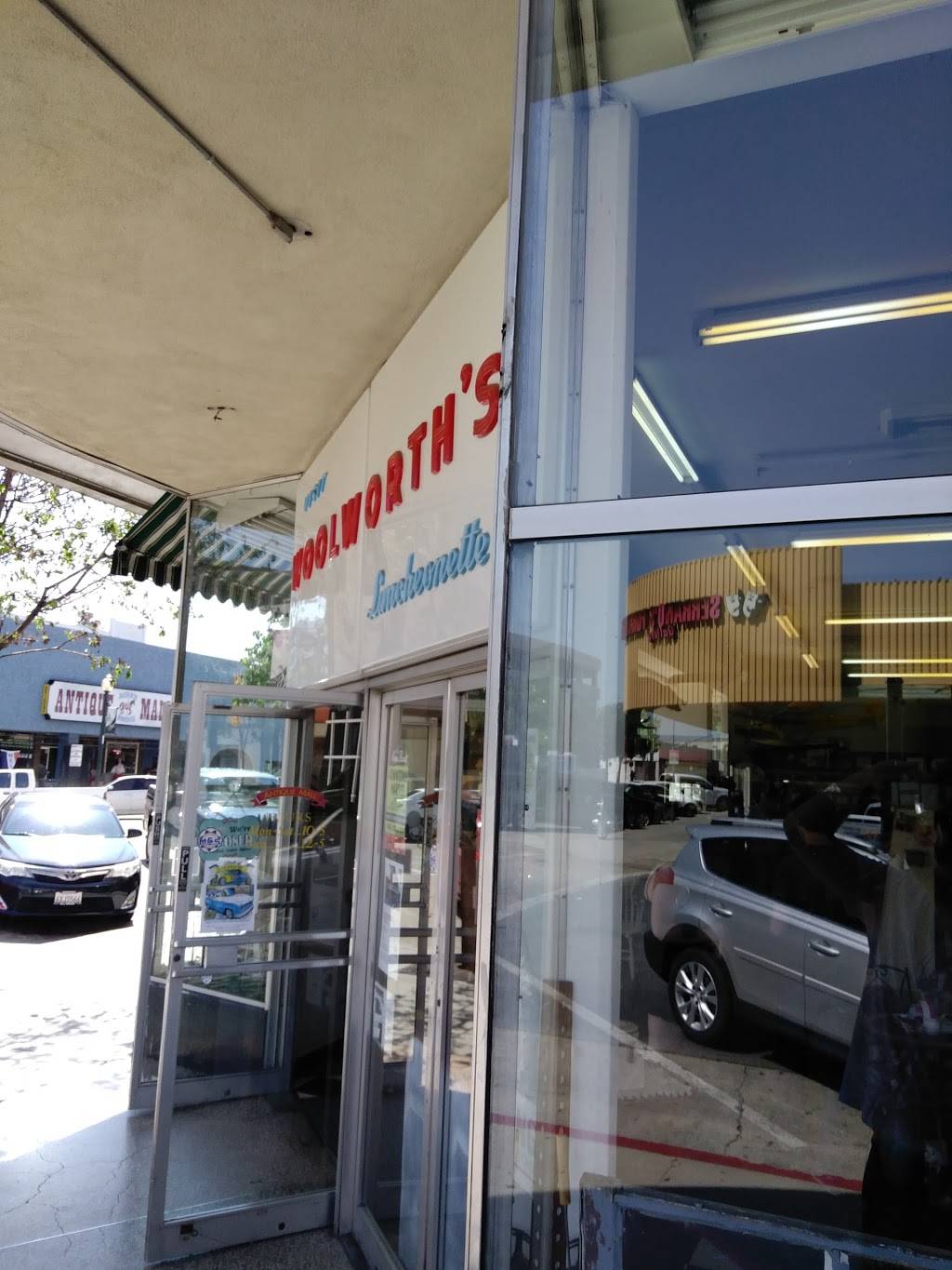 Woolworth Diner | restaurant | 1400 19th St, Bakersfield, CA 93301, USA | 6613210061 OR +1 661-321-0061