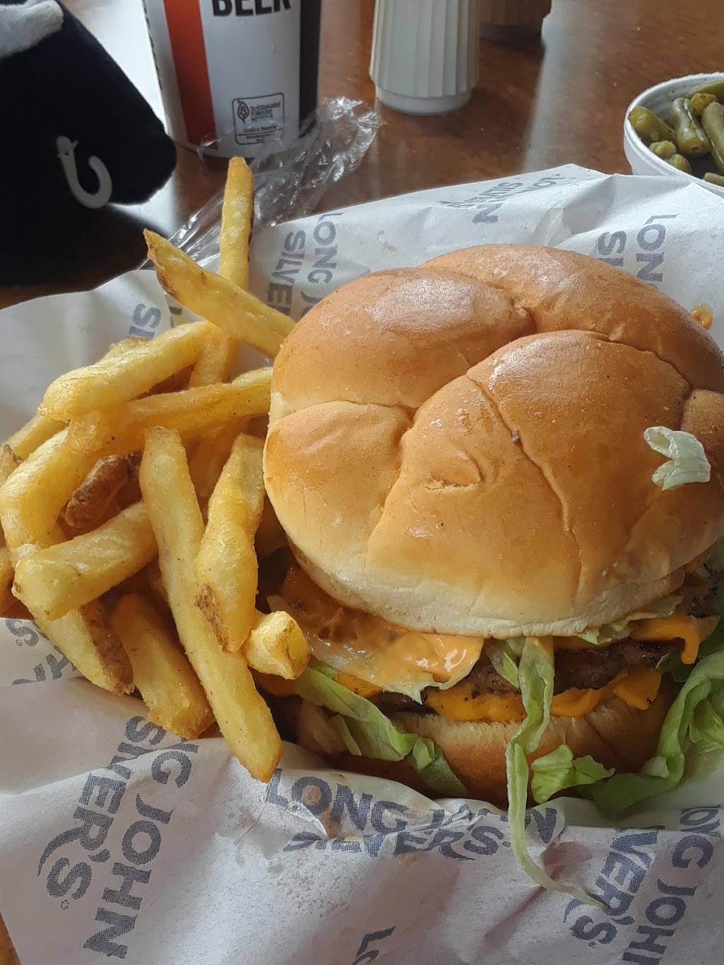 Long John Silvers | restaurant | 183 SW Military Dr, San Antonio, TX 78221, USA | 2105910604 OR +1 210-591-0604