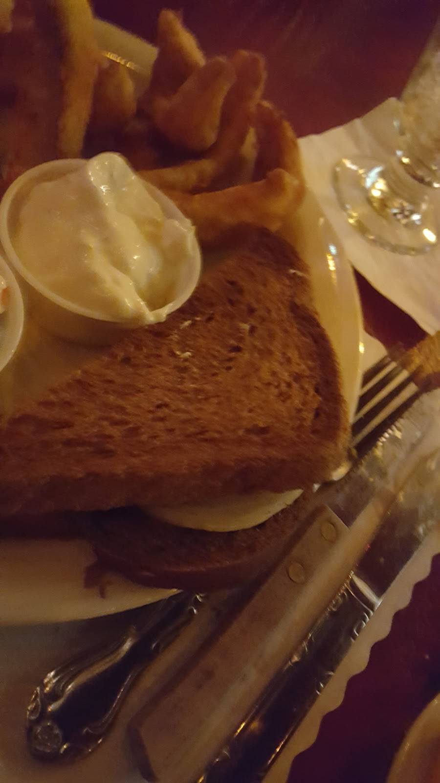 Club Chalet | restaurant | 4642 Nicolet Dr, Green Bay, WI 54311, USA | 9208662341 OR +1 920-866-2341