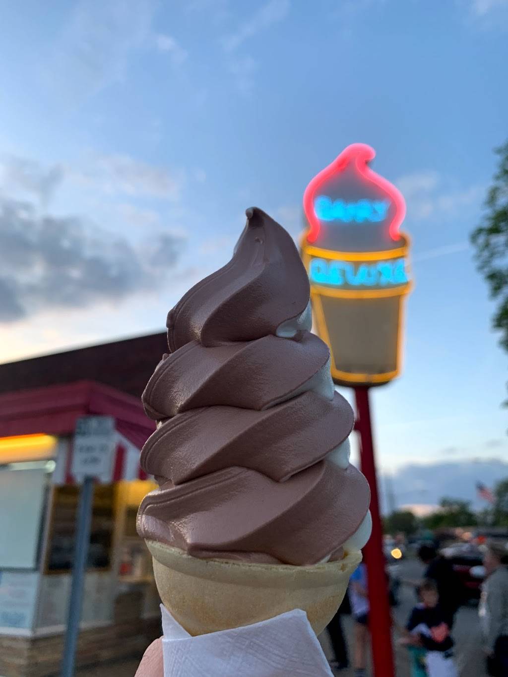 Dairy Deluxe | restaurant | 33210 Woodward Ave, Birmingham, MI 48009, USA | 2486461810 OR +1 248-646-1810