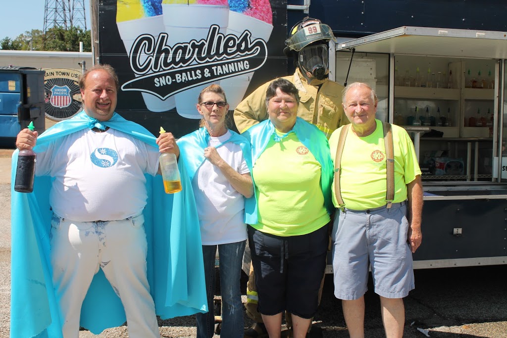 Charlies Sno-Balls & Seasonal Tanning | restaurant | 1019 N Kilgore St, Kilgore, TX 75662, USA | 9039868402 OR +1 903-986-8402