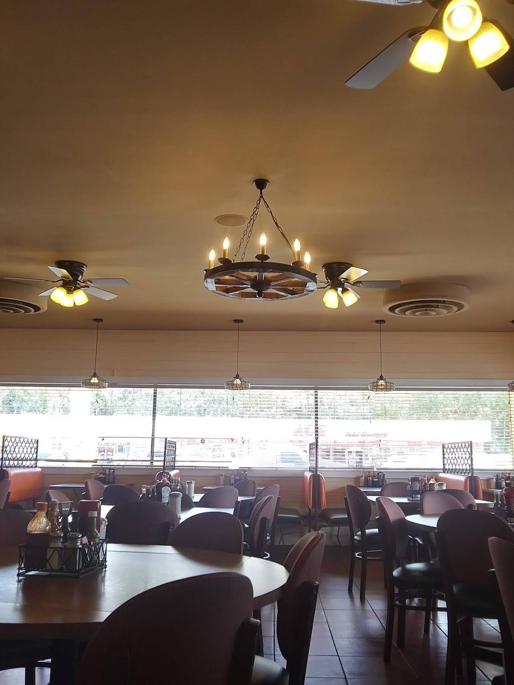 Azul Tequila | restaurant | 601 Ridgewood, Bunnell, FL 32110, USA | 3864370700 OR +1 386-437-0700