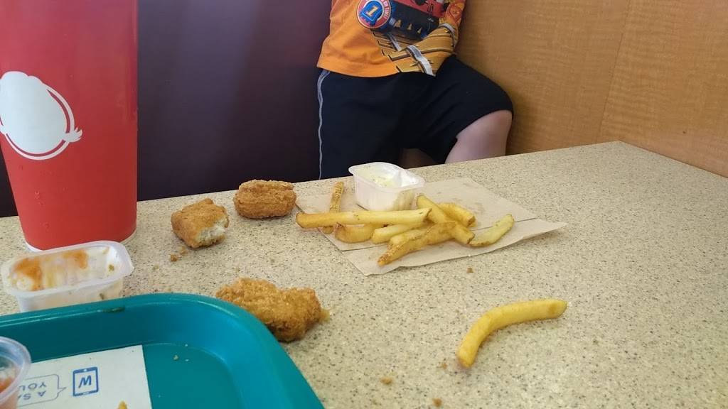 Wendys | restaurant | 16082 Goldenwest St, Huntington Beach, CA 92647, USA | 7148483993 OR +1 714-848-3993