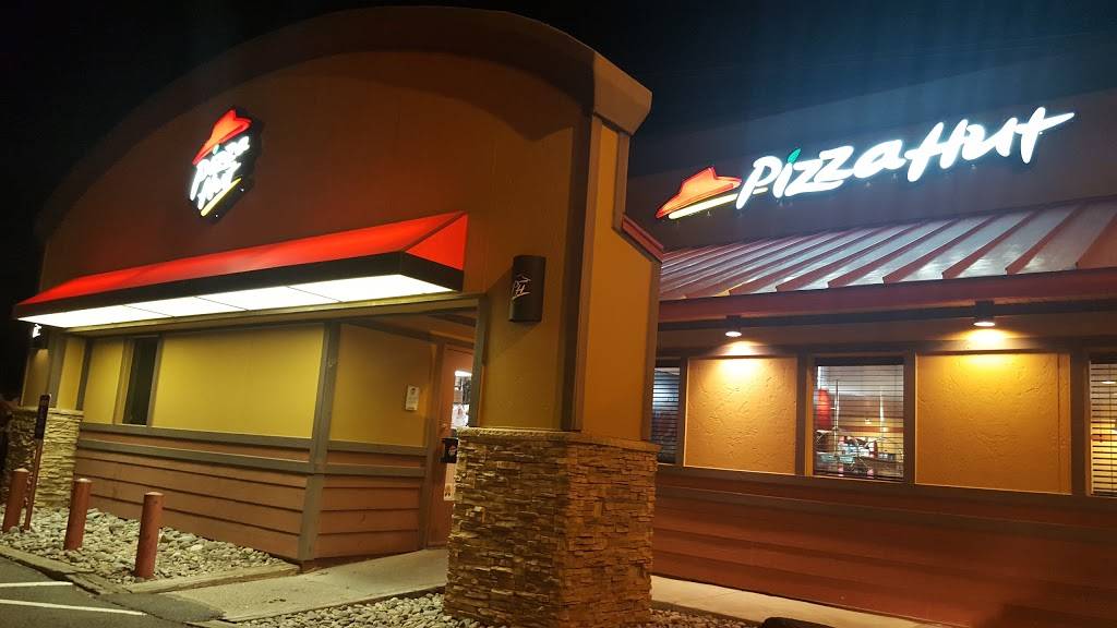 Pizza Hut | meal delivery | 220 S Main St, Belen, NM 87002, USA | 5058647724 OR +1 505-864-7724