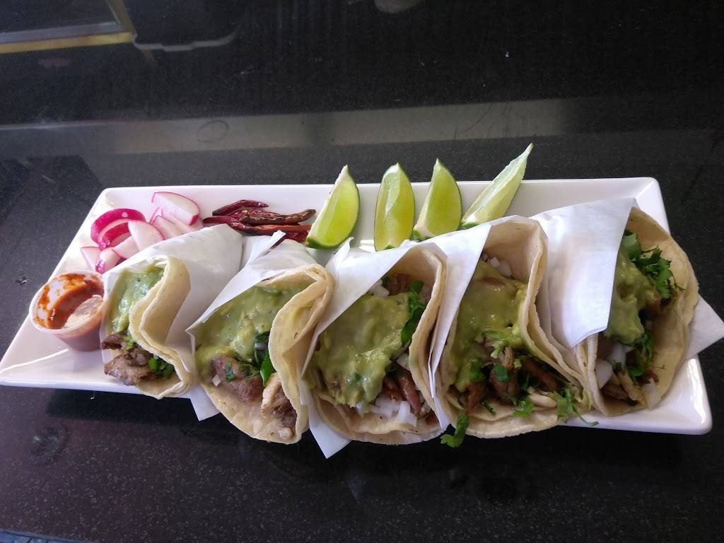 El Trio | restaurant | 102-01 44th Ave, Corona, NY 11368, USA | 7183960555 OR +1 718-396-0555