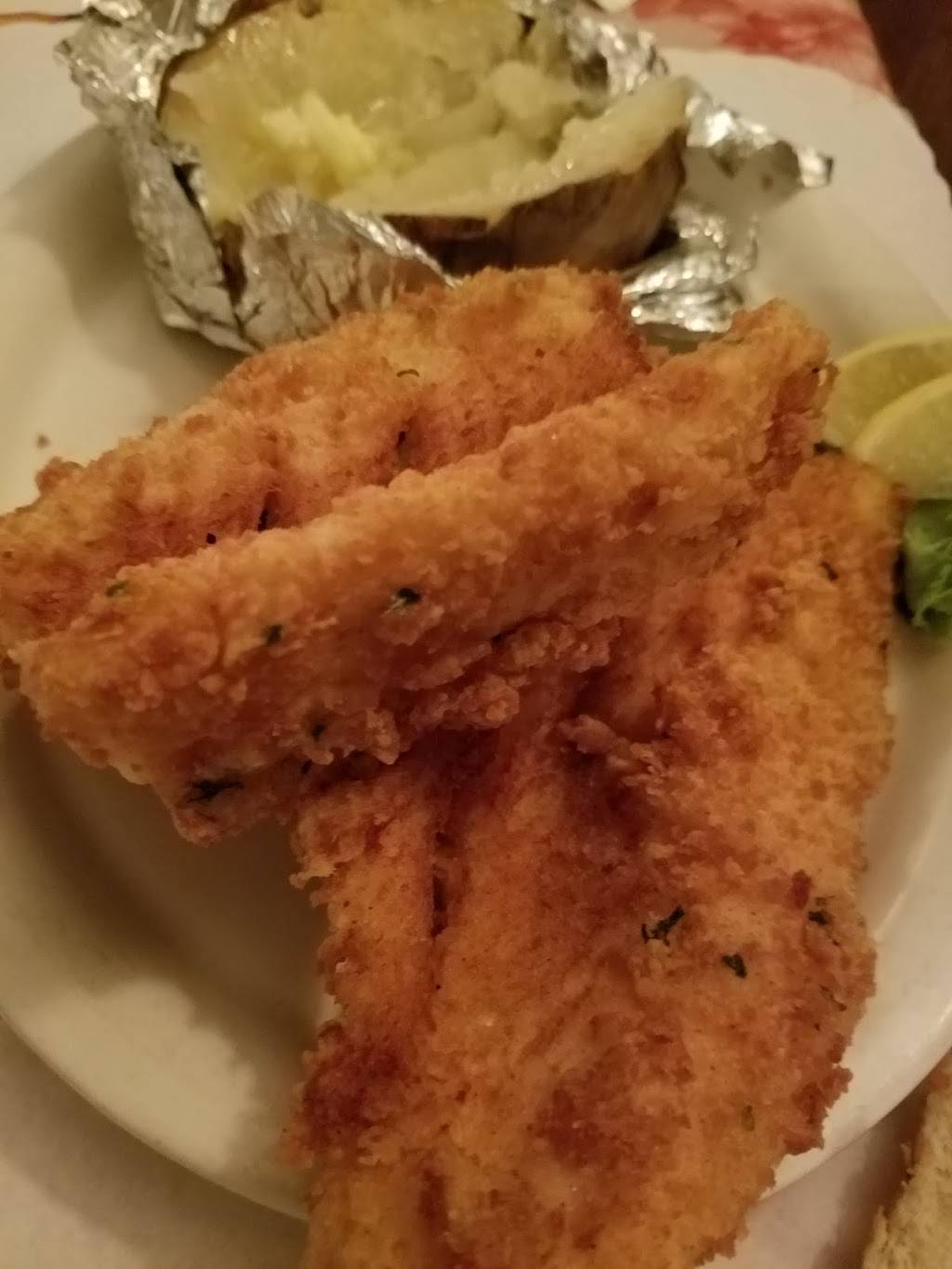 Beachs Steaks & Spiritss | restaurant | 10139 US-8, Crandon, WI 54520, USA | 7154785585 OR +1 715-478-5585