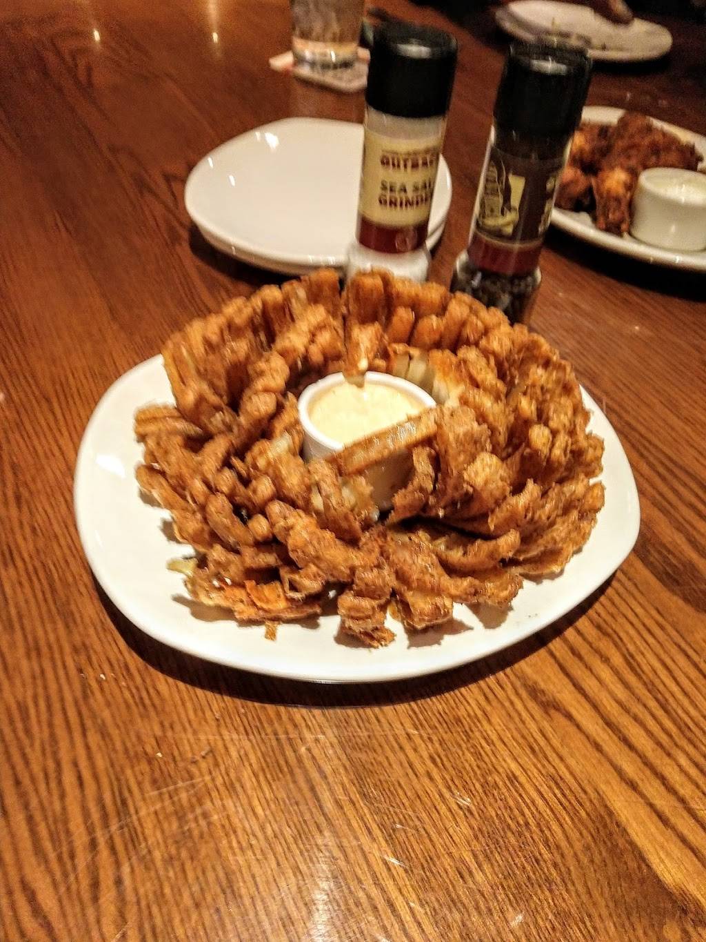 Outback Steakhouse | restaurant | 215 Larkin Dr, Monroe, NY 10950, USA | 8457824992 OR +1 845-782-4992