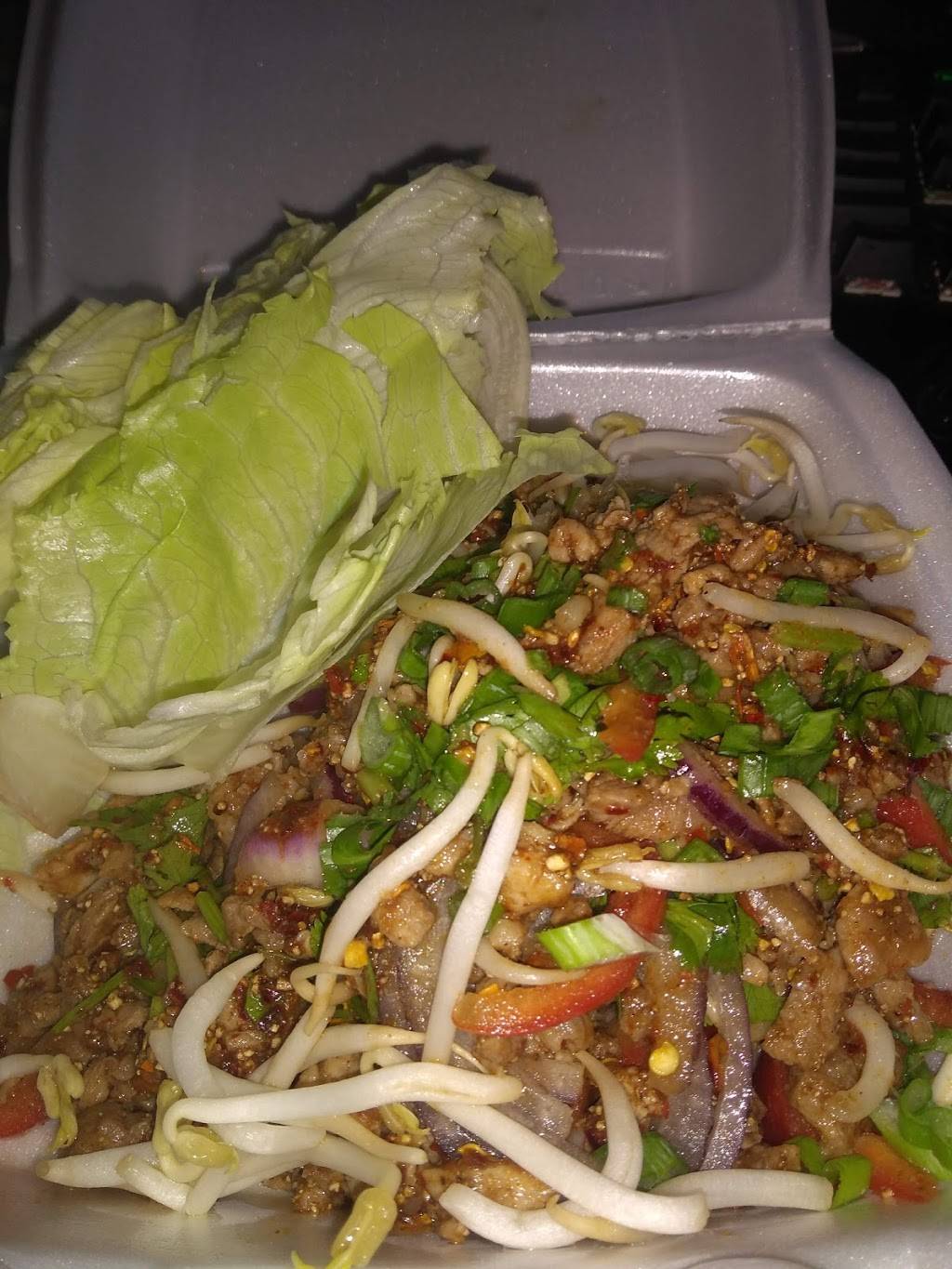 Moon Thai Restaurant | restaurant | 2218 NW 23rd St, Oklahoma City, OK 73107, USA | 4056010546 OR +1 405-601-0546