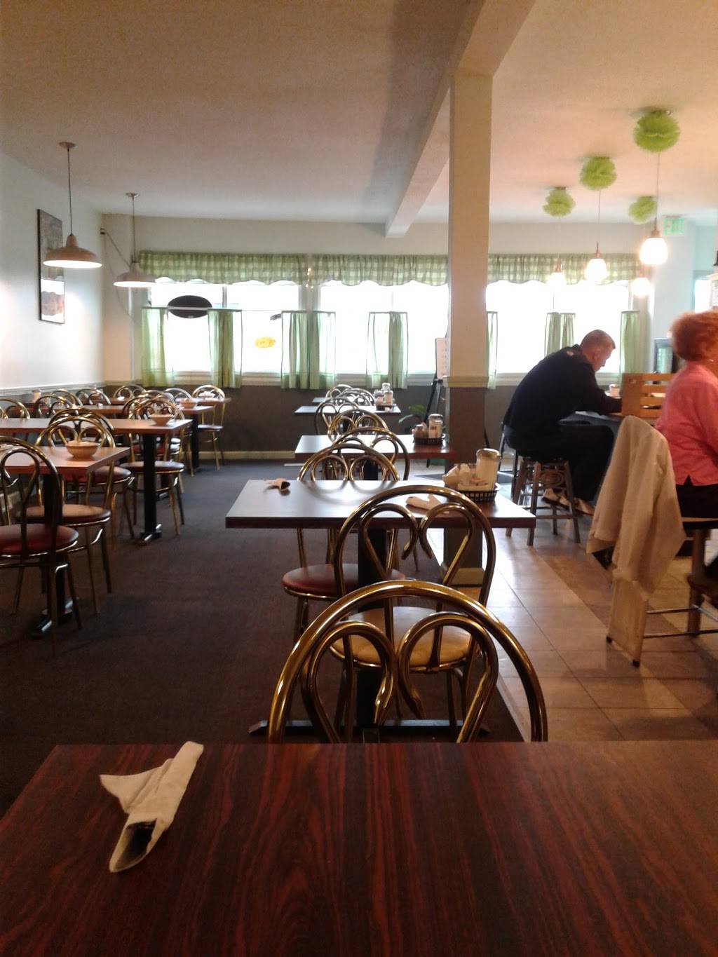 Micheles Cafe | restaurant | 1373 Clinton St, Buffalo, NY 14206, USA | 7168219400 OR +1 716-821-9400