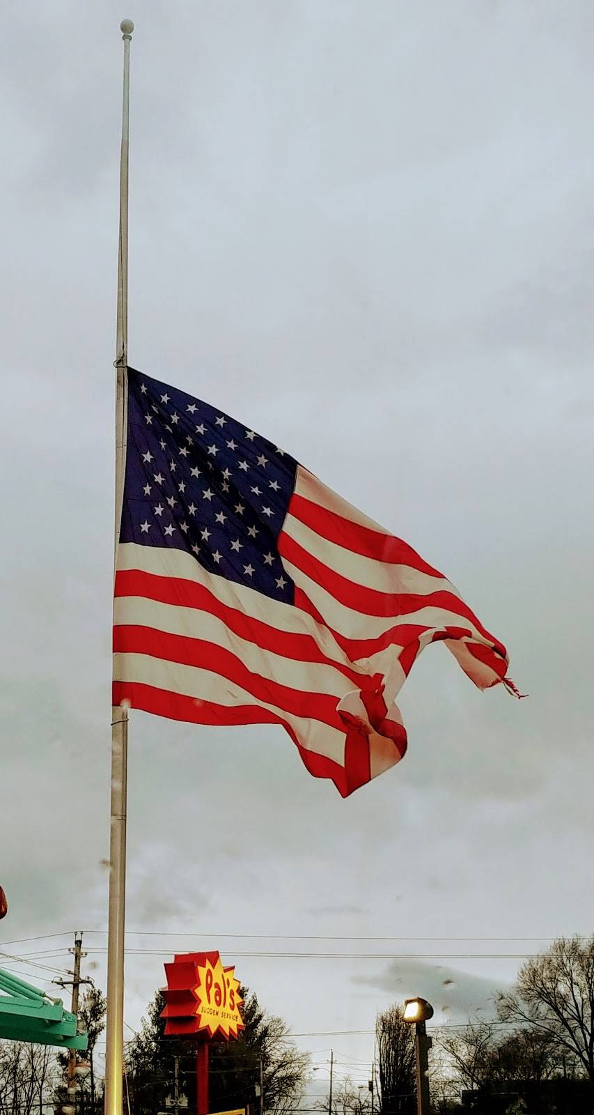 Pals | restaurant | 413 W Elk Ave, Elizabethton, TN 37643, USA | 4235420550 OR +1 423-542-0550