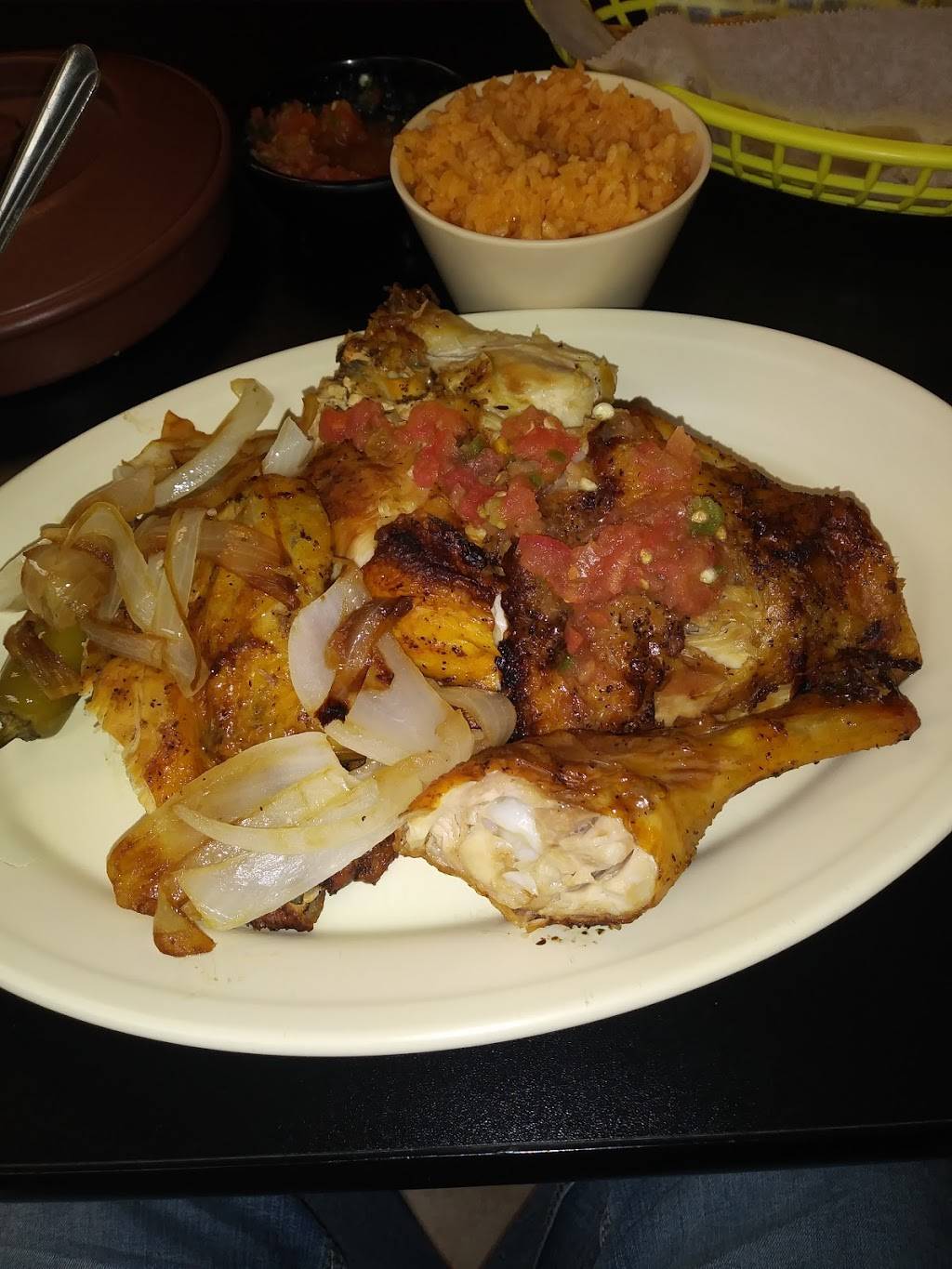 Pollo Cachuchon | restaurant | 1101 NW 28th St, Fort Worth, TX 76164, USA | 8177409944 OR +1 817-740-9944