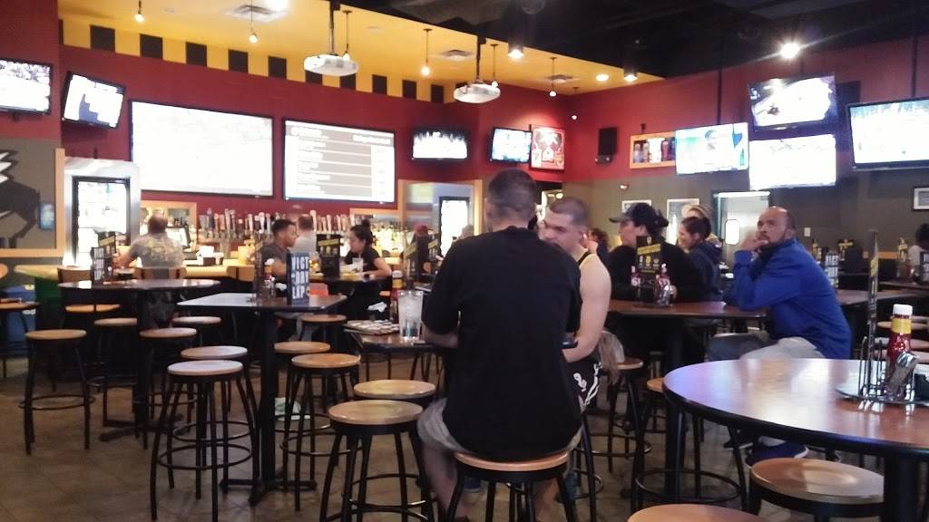 Buffalo Wild Wings | meal takeaway | 2905 Geyser Dr, Colorado Springs, CO 80906, USA | 7192191500 OR +1 719-219-1500