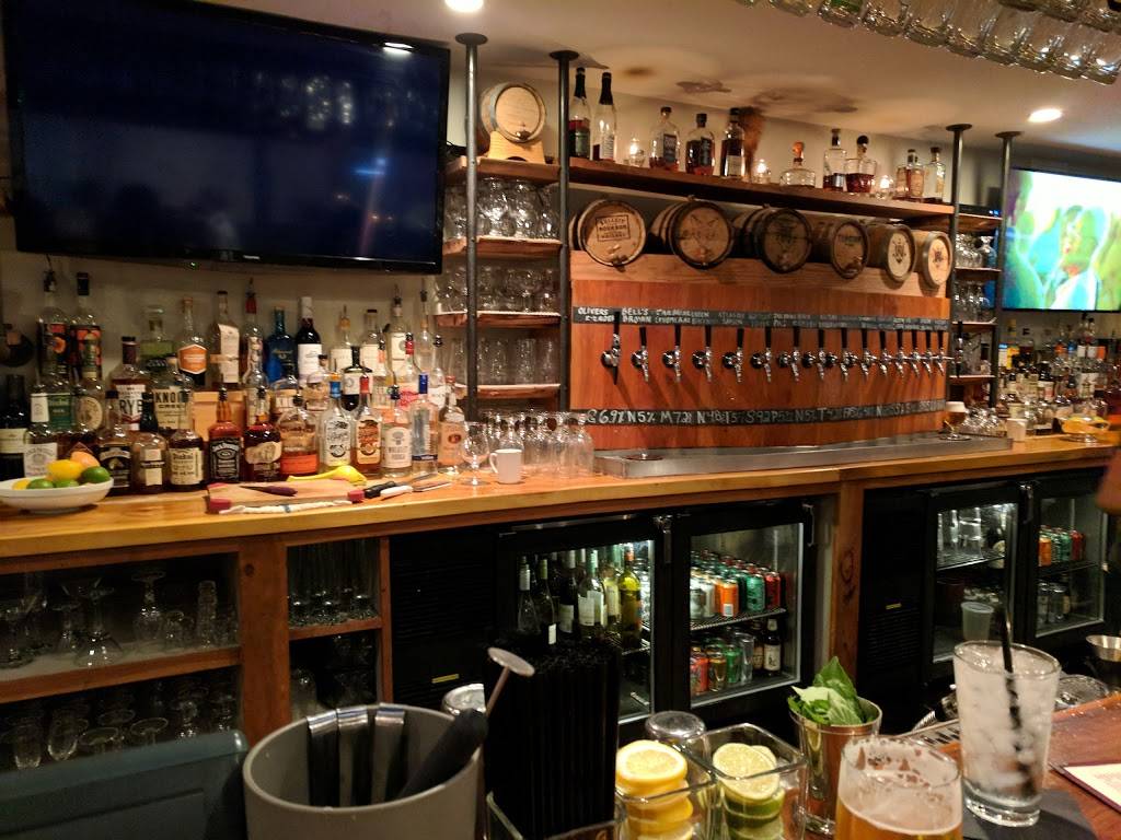 Foxs Den | restaurant | 179B Main St, Annapolis, MD 21401, USA | 4438088991 OR +1 443-808-8991