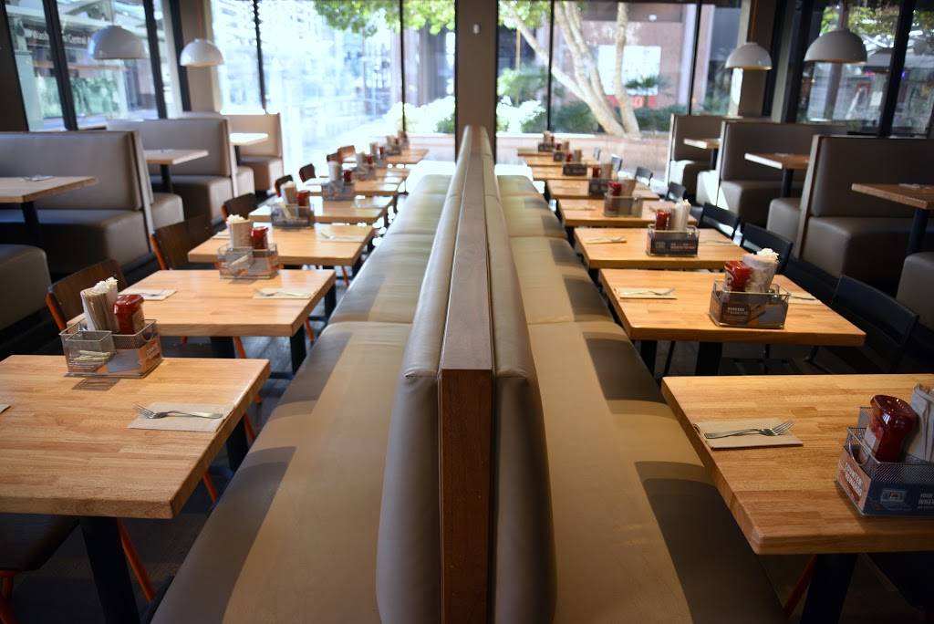 The Counter | restaurant | 50 N Central Ave, Phoenix, AZ 85004, USA | 6024663411 OR +1 602-466-3411