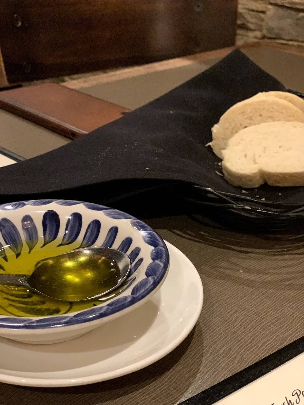 Antonios Pizza | restaurant | 1001 Jason Pl, Chatham, IL 62629, USA | 2174833733 OR +1 217-483-3733