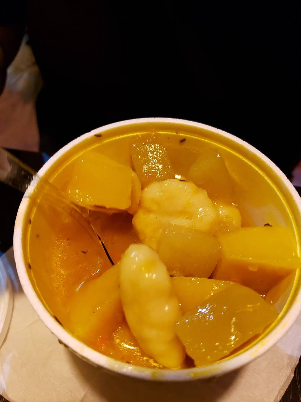 Mom’s Island Eatery | restaurant | 7595 Markham Rd unit 15, Markham, ON L3S 0B6, Canada | 9055545678 OR +1 905-554-5678