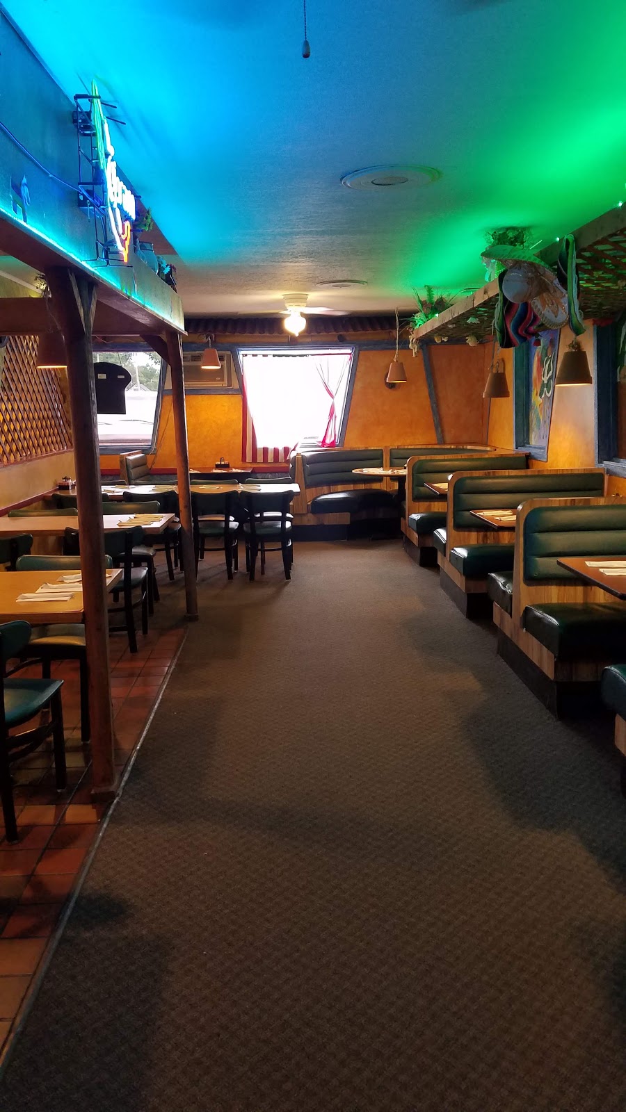 Cozumel Mexican Restaurant | restaurant | 330 N Chapman Ave, Mountain Grove, MO 65711, USA | 4179264454 OR +1 417-926-4454