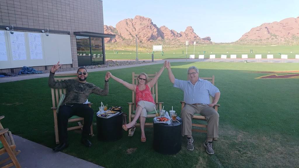 Lous Bar and Grill - Papago Golf Course | restaurant | 5595 E Moreland St, Phoenix, AZ 85008, USA | 6023587004 OR +1 602-358-7004