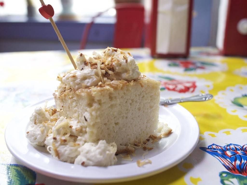 Café Corazón | restaurant | 3129 N Bremen St, Milwaukee, WI 53212, USA | 4148103941 OR +1 414-810-3941