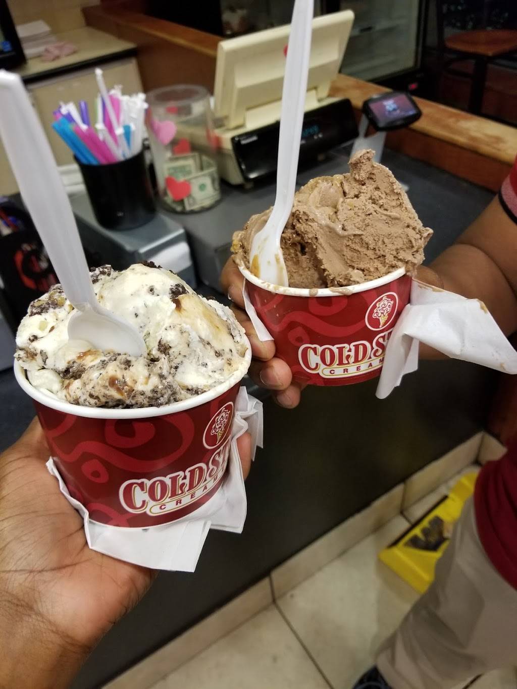 Cold Stone Creamery | bakery | 821 Ellsworth Dr, Silver Spring, MD 20910, USA | 3015881230 OR +1 301-588-1230